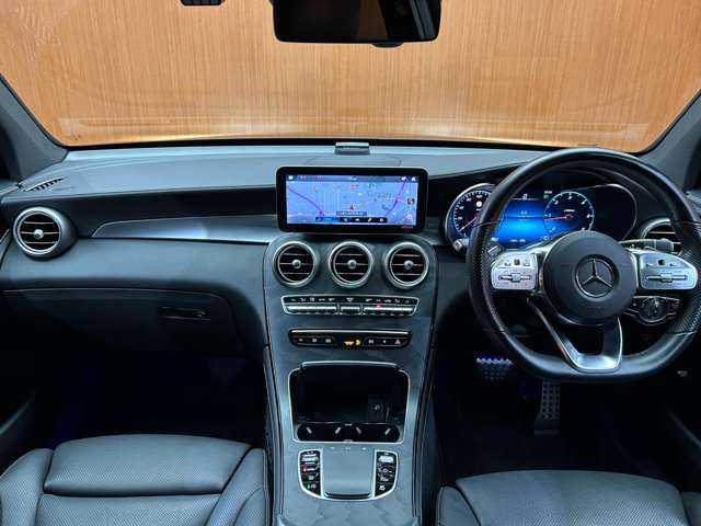 メルセデス・ベンツ ＧＬＣ２２０ d 4マチック AMGライン 千葉県 2020(令2)年 7.1万km オブシディアンブラック レザーエクスクルーシブＰＫＧ　/サンルーフ　/Ｂｕｒｍｅｓｔｅｒ　/黒革シート　/ベンチレーション　/シートヒーター　/パワーシート　/アンビエントライト　/電動リアゲート　/３６０°カメラ/レーダーセーフティＰＫＧ