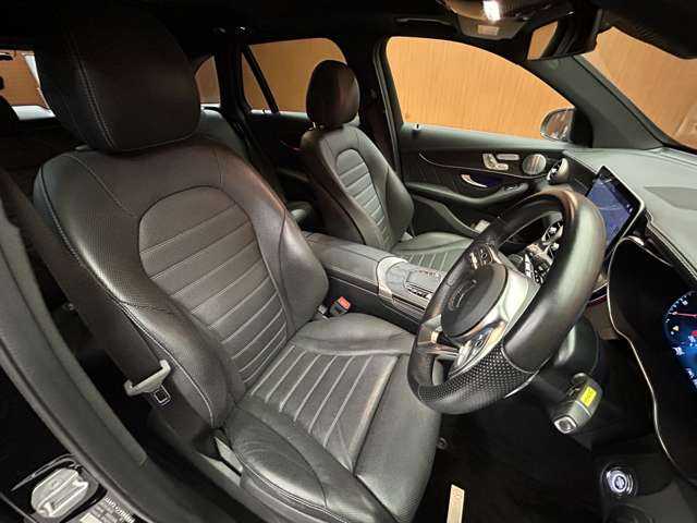 メルセデス・ベンツ ＧＬＣ２２０ d 4マチック AMGライン 千葉県 2020(令2)年 7.1万km オブシディアンブラック レザーエクスクルーシブＰＫＧ　/サンルーフ　/Ｂｕｒｍｅｓｔｅｒ　/黒革シート　/ベンチレーション　/シートヒーター　/パワーシート　/アンビエントライト　/電動リアゲート　/３６０°カメラ/レーダーセーフティＰＫＧ