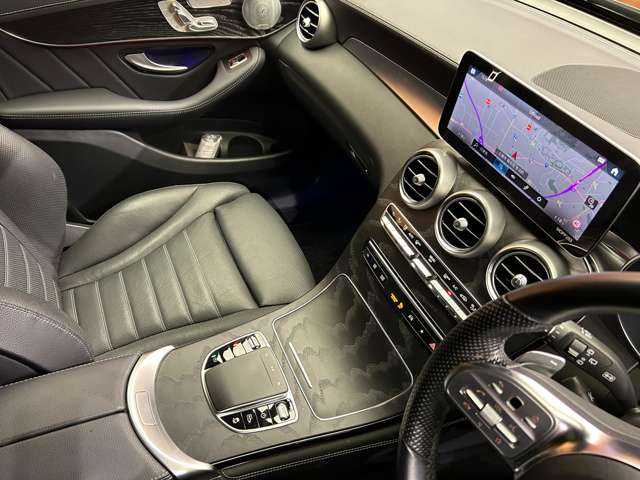 メルセデス・ベンツ ＧＬＣ２２０ d 4マチック AMGライン 千葉県 2020(令2)年 7.1万km オブシディアンブラック レザーエクスクルーシブＰＫＧ　/サンルーフ　/Ｂｕｒｍｅｓｔｅｒ　/黒革シート　/ベンチレーション　/シートヒーター　/パワーシート　/アンビエントライト　/電動リアゲート　/３６０°カメラ/レーダーセーフティＰＫＧ