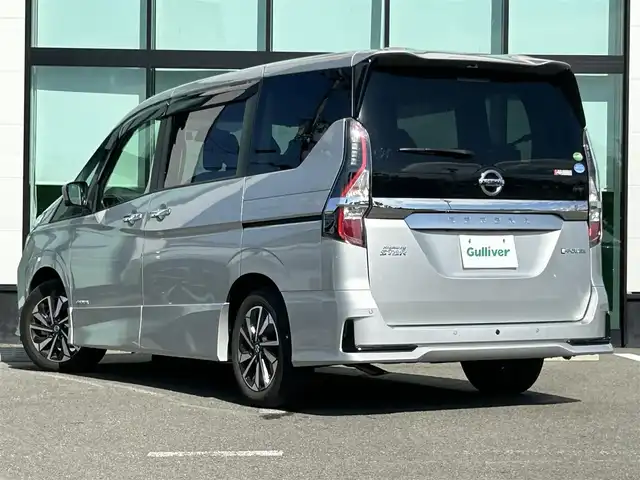 日産 セレナ e－パワー ハイウェイスター V 和歌山県 2020(令2)年 0.8万km ブリリアントシルバー 純正１０インチナビ/全方位カメラ/フルセグTV/衝突軽減ブレーキ/レーダークルコン/前後コーナーセンサー/オートライト/ドラレコ/ETC/社外フリップダウンモニター/両側パワスラ/ハンズフリーオートスライド/LEDヘッドライト/フォグランプ/オートホールド