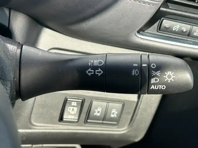 日産 セレナ e－パワー ハイウェイスター V 和歌山県 2020(令2)年 0.8万km ブリリアントシルバー 純正１０インチナビ/全方位カメラ/フルセグTV/衝突軽減ブレーキ/レーダークルコン/前後コーナーセンサー/オートライト/ドラレコ/ETC/社外フリップダウンモニター/両側パワスラ/ハンズフリーオートスライド/LEDヘッドライト/フォグランプ/オートホールド