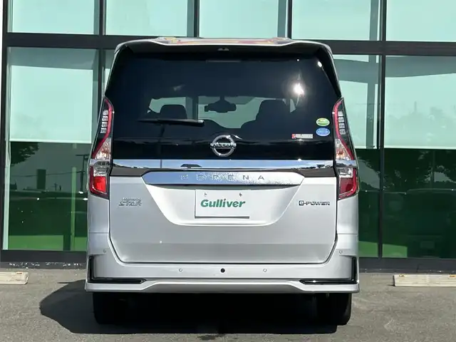 日産 セレナ e－パワー ハイウェイスター V 和歌山県 2020(令2)年 0.8万km ブリリアントシルバー 純正１０インチナビ/全方位カメラ/フルセグTV/衝突軽減ブレーキ/レーダークルコン/前後コーナーセンサー/オートライト/ドラレコ/ETC/社外フリップダウンモニター/両側パワスラ/ハンズフリーオートスライド/LEDヘッドライト/フォグランプ/オートホールド