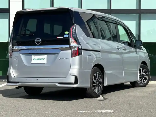 日産 セレナ e－パワー ハイウェイスター V 和歌山県 2020(令2)年 0.8万km ブリリアントシルバー 純正１０インチナビ/全方位カメラ/フルセグTV/衝突軽減ブレーキ/レーダークルコン/前後コーナーセンサー/オートライト/ドラレコ/ETC/社外フリップダウンモニター/両側パワスラ/ハンズフリーオートスライド/LEDヘッドライト/フォグランプ/オートホールド
