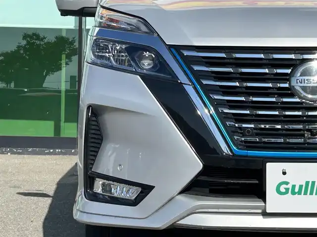 日産 セレナ e－パワー ハイウェイスター V 和歌山県 2020(令2)年 0.8万km ブリリアントシルバー 純正１０インチナビ/全方位カメラ/フルセグTV/衝突軽減ブレーキ/レーダークルコン/前後コーナーセンサー/オートライト/ドラレコ/ETC/社外フリップダウンモニター/両側パワスラ/ハンズフリーオートスライド/LEDヘッドライト/フォグランプ/オートホールド