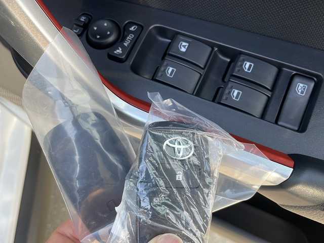 トヨタ ライズ Z 青森県 2025(令7)年 0.1千km ブラックマイカメタリック/シャイニングホワイトパール 4WD/登録済未使用車/登録時走行10km/寒冷地仕様/純正9インチDオーディオ・フルセグ/Bluetooth・USB・HDMI/バックカメラ/前席シートヒーター/スマートアシスト/衝突軽減ブレーキ/追従クルーズコントロール/レーンキープコントロール/アダプティブクルーズコントロール/コーナーセンサー/ワイパーデアイサー/LEDヘッドライト/LEDフォグランプ/純正17インチアルミ/純正フロアマット/純正ドアバイザー