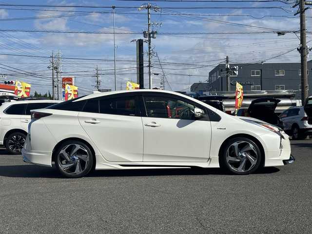 トヨタ プリウス S ツーリングセレクション 愛知県 2016(平28)年 3.9万km ホワイトパールクリスタルシャイン /禁煙//ワンオーナー//モデリスタエアロ（フロント、サイド、リア）//モデリスタ18AW//黒革シート//シートヒーター（前席）//純正ナビ（DSZT-YC4T）//CD/DVD/BT/フルセグ/MSV/TVキャンセラー//バックカメラ//ビルトインETC//LEDオートライト//LEDフォグランプ//LEDルームランプ//オートリトラウィンカーミラー//本革巻きステアリング//ステアリングスイッチ//横滑り防止装置//盗難防止装置//純正フロアマット//純正ドアバイザー//スペアスマートキー//新車時保証書//取扱説明書//ナビ取扱説明書//ディーラー記録簿　H28/H29/H30/R2//記録簿　R7//サマータイヤ付純正AW積込