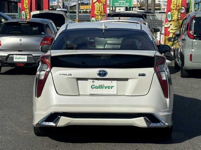 トヨタ プリウス S ツーリングセレクション 愛知県 2016(平28)年 3.9万km ホワイトパールクリスタルシャイン /禁煙//ワンオーナー//モデリスタエアロ（フロント、サイド、リア）//モデリスタ18AW//黒革シート//シートヒーター（前席）//純正ナビ（DSZT-YC4T）//CD/DVD/BT/フルセグ/MSV/TVキャンセラー//バックカメラ//ビルトインETC//LEDオートライト//LEDフォグランプ//LEDルームランプ//オートリトラウィンカーミラー//本革巻きステアリング//ステアリングスイッチ//横滑り防止装置//盗難防止装置//純正フロアマット//純正ドアバイザー//スペアスマートキー//新車時保証書//取扱説明書//ナビ取扱説明書//ディーラー記録簿　H28/H29/H30/R2//記録簿　R7//サマータイヤ付純正AW積込