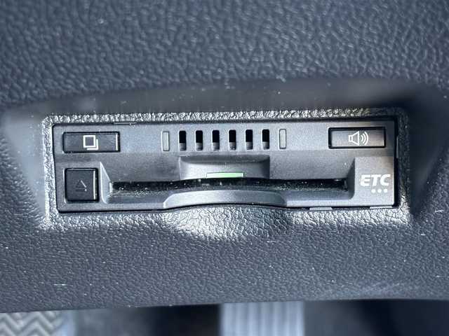 トヨタ プリウス S ツーリングセレクション 愛知県 2016(平28)年 3.9万km ホワイトパールクリスタルシャイン /禁煙//ワンオーナー//モデリスタエアロ（フロント、サイド、リア）//モデリスタ18AW//黒革シート//シートヒーター（前席）//純正ナビ（DSZT-YC4T）//CD/DVD/BT/フルセグ/MSV/TVキャンセラー//バックカメラ//ビルトインETC//LEDオートライト//LEDフォグランプ//LEDルームランプ//オートリトラウィンカーミラー//本革巻きステアリング//ステアリングスイッチ//横滑り防止装置//盗難防止装置//純正フロアマット//純正ドアバイザー//スペアスマートキー//新車時保証書//取扱説明書//ナビ取扱説明書//ディーラー記録簿　H28/H29/H30/R2//記録簿　R7//サマータイヤ付純正AW積込