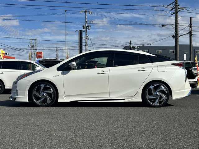 トヨタ プリウス S ツーリングセレクション 愛知県 2016(平28)年 3.9万km ホワイトパールクリスタルシャイン /禁煙//ワンオーナー//モデリスタエアロ（フロント、サイド、リア）//モデリスタ18AW//黒革シート//シートヒーター（前席）//純正ナビ（DSZT-YC4T）//CD/DVD/BT/フルセグ/MSV/TVキャンセラー//バックカメラ//ビルトインETC//LEDオートライト//LEDフォグランプ//LEDルームランプ//オートリトラウィンカーミラー//本革巻きステアリング//ステアリングスイッチ//横滑り防止装置//盗難防止装置//純正フロアマット//純正ドアバイザー//スペアスマートキー//新車時保証書//取扱説明書//ナビ取扱説明書//ディーラー記録簿　H28/H29/H30/R2//記録簿　R7//サマータイヤ付純正AW積込