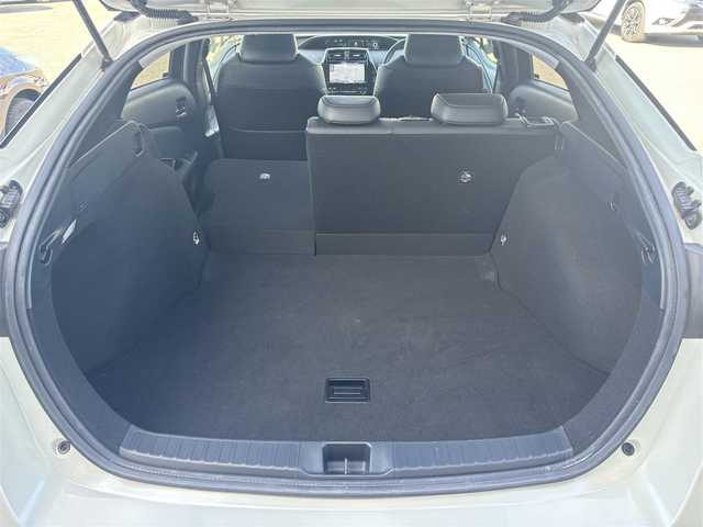 トヨタ プリウス S ツーリングセレクション 愛知県 2016(平28)年 3.9万km ホワイトパールクリスタルシャイン /禁煙//ワンオーナー//モデリスタエアロ（フロント、サイド、リア）//モデリスタ18AW//黒革シート//シートヒーター（前席）//純正ナビ（DSZT-YC4T）//CD/DVD/BT/フルセグ/MSV/TVキャンセラー//バックカメラ//ビルトインETC//LEDオートライト//LEDフォグランプ//LEDルームランプ//オートリトラウィンカーミラー//本革巻きステアリング//ステアリングスイッチ//横滑り防止装置//盗難防止装置//純正フロアマット//純正ドアバイザー//スペアスマートキー//新車時保証書//取扱説明書//ナビ取扱説明書//ディーラー記録簿　H28/H29/H30/R2//記録簿　R7//サマータイヤ付純正AW積込