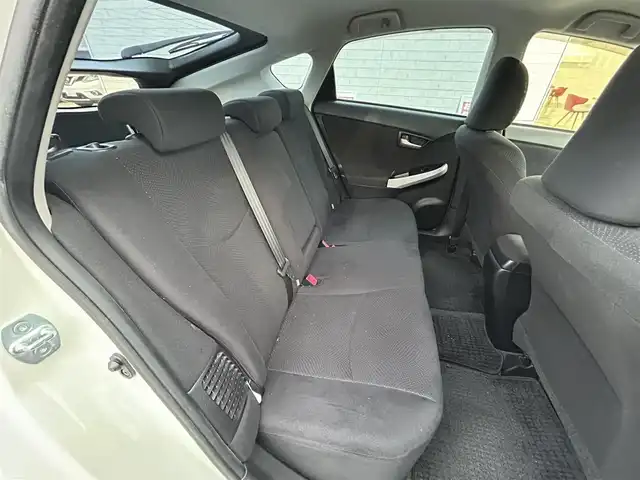 トヨタ プリウス S ツーリングセレクション 群馬県 2014(平26)年 9.6万km ホワイトパールクリスタルシャイン (株)IDOMが運営する【じしゃロン伊勢崎店】の自社ローン専用車両になりますこちらは現金またはオートローンご利用時の価格です。自社ローンご希望の方は別途その旨お申付け下さい/純正SDナビゲーション/バックカメラ/CD/DVD/SD/BT/DTV/ビルトインETC/LEDヘッドライト/フォグライト/オートライト/ドアバイザー/純正フロアマット