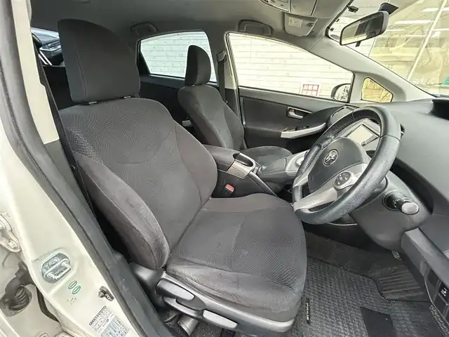 トヨタ プリウス S ツーリングセレクション 群馬県 2014(平26)年 9.6万km ホワイトパールクリスタルシャイン (株)IDOMが運営する【じしゃロン伊勢崎店】の自社ローン専用車両になりますこちらは現金またはオートローンご利用時の価格です。自社ローンご希望の方は別途その旨お申付け下さい/純正SDナビゲーション/バックカメラ/CD/DVD/SD/BT/DTV/ビルトインETC/LEDヘッドライト/フォグライト/オートライト/ドアバイザー/純正フロアマット