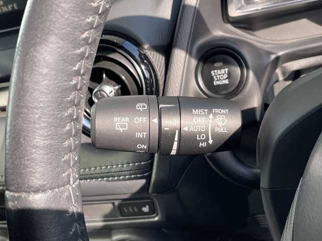 マツダ デミオ 13S ブラックレザーリミテッド 愛知県 2016(平28)年 3.1万km スノーフレイクホワイトパールマイカ 純正ナビ　SDカードなし/シートヒーター/バックカメラ/ヘッドアップディスプレイ/純正アルミホイール/LEDヘッドライト/ドライブレコーダー/ETC/フルセグ/CD DVD/Bluetooth/ステアリングスイッチ/スマートキー/プッシュスタート