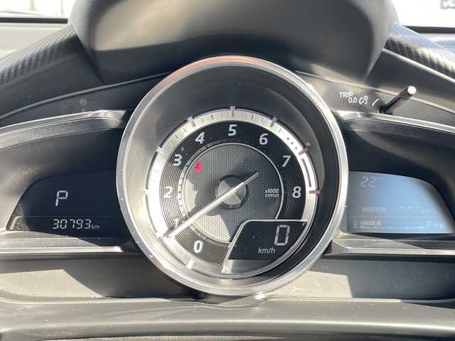 マツダ デミオ 13S ブラックレザーリミテッド 愛知県 2016(平28)年 3.1万km スノーフレイクホワイトパールマイカ 純正ナビ　SDカードなし/シートヒーター/バックカメラ/ヘッドアップディスプレイ/純正アルミホイール/LEDヘッドライト/ドライブレコーダー/ETC/フルセグ/CD DVD/Bluetooth/ステアリングスイッチ/スマートキー/プッシュスタート