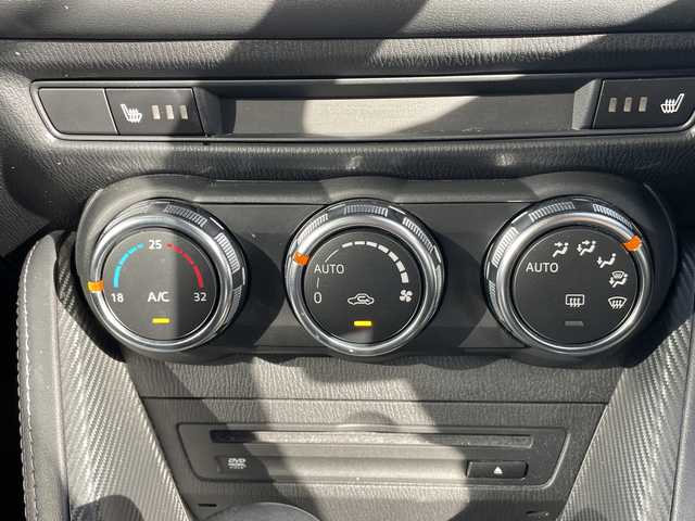 マツダ デミオ 13S ブラックレザーリミテッド 愛知県 2016(平28)年 3.1万km スノーフレイクホワイトパールマイカ 純正ナビ　SDカードなし/シートヒーター/バックカメラ/ヘッドアップディスプレイ/純正アルミホイール/LEDヘッドライト/ドライブレコーダー/ETC/フルセグ/CD DVD/Bluetooth/ステアリングスイッチ/スマートキー/プッシュスタート