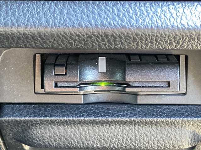 トヨタ ヴォクシー ZS 煌 佐賀県 2018(平30)年 7.5万km ブラック Stradaナビ/ALPINEフリップダウンモニター/プリクラッシュセーフティ/レーンキープアシスト/オートハイビーム/クルーズコントロール/両側パワースライドドア/バックカメラ/アイドリングストップ/ドライブレコーダー/ビルトインETC/プッシュスタート/スマートキー/LEDヘッドライト/フォグライト/純正アルミホイール