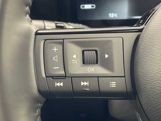 日産 セレナ e－パワー ハイウェイスター V 兵庫県 2025(令7)年 0.1千km プリズムホワイト ・登録済未使用車　距離6Km/・NissanConnectナビゲーションシステム/（フルセグ・BT・USB・Apple Car Play・Android　Auto）/・ETC2.0ユニット（ビルトインタイプ）/・アラウンドビューモニター/・ドライブレコーダー（前後セット）/・プロパイロット/・プロパイロット緊急停止支援システム（SOSコール機能付）/・後席専用モニター/・ヒルスタートアシスト/・インテリジェントエマージェンシーブレーキ/・インテリジェント前方衝突予測警報/・衝突回避ステアリングアシスト/・車線逸脱防止支援システム/・車線逸脱警報/・後側方車両検知警報/・後側方衝突防止支援システム/・ふらつき警報/・踏み間違い衝突防止アシスト/・標識検知機能/・車両接近通知装置/・エマージェンシーストップシグナル/・デジタルインナーミラー/・革巻きステアリング/・ステアリングスイッチ/・先行者発進お知らせ/・前後クリアランスソナー/・合皮＆ファブリックコンビシート/・両側パワースライドドア/・置くだけ充電/・LEDヘッドライト/・オートマチックハイビーム/・純正16インチアルミホイール