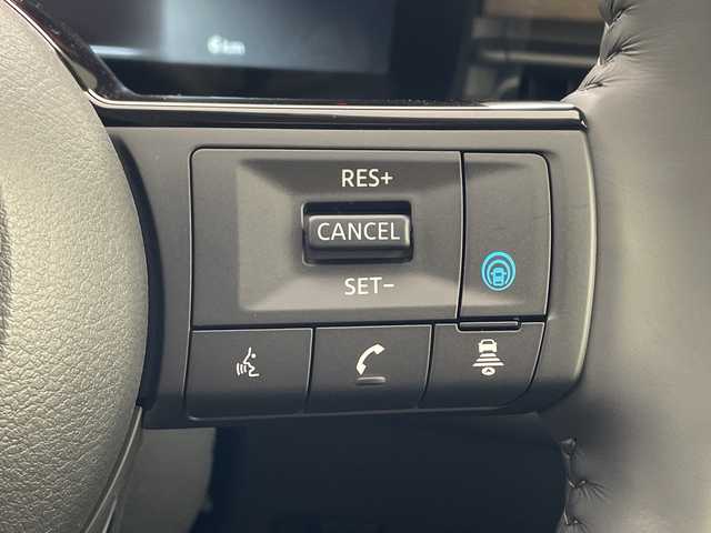 日産 セレナ e－パワー ハイウェイスター V 兵庫県 2025(令7)年 0.1千km プリズムホワイト ・登録済未使用車　距離6Km/・NissanConnectナビゲーションシステム/（フルセグ・BT・USB・Apple Car Play・Android　Auto）/・ETC2.0ユニット（ビルトインタイプ）/・アラウンドビューモニター/・ドライブレコーダー（前後セット）/・プロパイロット/・プロパイロット緊急停止支援システム（SOSコール機能付）/・後席専用モニター/・ヒルスタートアシスト/・インテリジェントエマージェンシーブレーキ/・インテリジェント前方衝突予測警報/・衝突回避ステアリングアシスト/・車線逸脱防止支援システム/・車線逸脱警報/・後側方車両検知警報/・後側方衝突防止支援システム/・ふらつき警報/・踏み間違い衝突防止アシスト/・標識検知機能/・車両接近通知装置/・エマージェンシーストップシグナル/・デジタルインナーミラー/・革巻きステアリング/・ステアリングスイッチ/・先行者発進お知らせ/・前後クリアランスソナー/・合皮＆ファブリックコンビシート/・両側パワースライドドア/・置くだけ充電/・LEDヘッドライト/・オートマチックハイビーム/・純正16インチアルミホイール