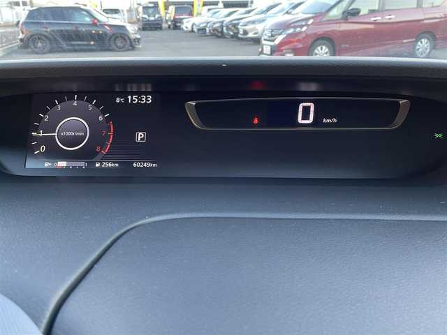 日産 セレナ X VセレクションⅡ 道央・札幌 2019(平31)年 6.1万km ブリリアントホワイトパール 2トーン 登録時走行距離60249km/ワンオーナー/　４　W　D　/寒冷地仕様/社外ナビ（CD/DVD/FM/AM/SD/BT/USB)/フルセグ（走行中視聴可能）/バックカメラ/ウィンカーミラー/クルーズコントロール（追従走行なし）/ドアバイザー/プッシュスタート/両側パワースライドドア/３列シート/ドライブレコーダー（前方）/ウォークスルー/純正フロアマット/横滑り防止装置/オートライト/衝突軽減ブレーキ/ステアリングスイッチ/イルミネーションコントロール/ヘッドライトレベライザー/ワイパー間欠時間コントローラー/ECOスイッチ/電動格納ミラー/バニティミラー/積込夏タイヤ/（社外AW/195/65/R15/22年製/溝6mm）