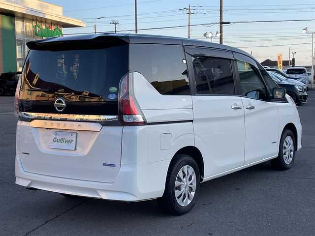 日産 セレナ X VセレクションⅡ 道央・札幌 2019(平31)年 6.1万km ブリリアントホワイトパール 2トーン 登録時走行距離60249km/ワンオーナー/　４　W　D　/寒冷地仕様/社外ナビ（CD/DVD/FM/AM/SD/BT/USB)/フルセグ（走行中視聴可能）/バックカメラ/ウィンカーミラー/クルーズコントロール（追従走行なし）/ドアバイザー/プッシュスタート/両側パワースライドドア/３列シート/ドライブレコーダー（前方）/ウォークスルー/純正フロアマット/横滑り防止装置/オートライト/衝突軽減ブレーキ/ステアリングスイッチ/イルミネーションコントロール/ヘッドライトレベライザー/ワイパー間欠時間コントローラー/ECOスイッチ/電動格納ミラー/バニティミラー/積込夏タイヤ/（社外AW/195/65/R15/22年製/溝6mm）