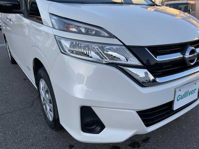 日産 セレナ X VセレクションⅡ 道央・札幌 2019(平31)年 6.1万km ブリリアントホワイトパール 2トーン 登録時走行距離60249km/ワンオーナー/　４　W　D　/寒冷地仕様/社外ナビ（CD/DVD/FM/AM/SD/BT/USB)/フルセグ（走行中視聴可能）/バックカメラ/ウィンカーミラー/クルーズコントロール（追従走行なし）/ドアバイザー/プッシュスタート/両側パワースライドドア/３列シート/ドライブレコーダー（前方）/ウォークスルー/純正フロアマット/横滑り防止装置/オートライト/衝突軽減ブレーキ/ステアリングスイッチ/イルミネーションコントロール/ヘッドライトレベライザー/ワイパー間欠時間コントローラー/ECOスイッチ/電動格納ミラー/バニティミラー/積込夏タイヤ/（社外AW/195/65/R15/22年製/溝6mm）
