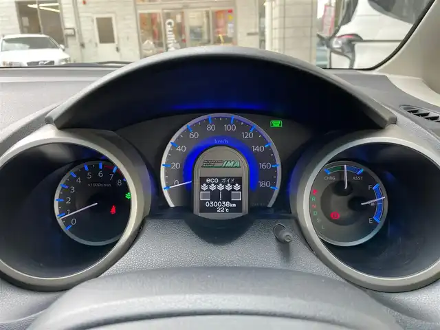 ホンダ フィット ハイブリット スマート セレクション 東京都 2011(平23)年 3万km アラバスターシルバーメタリック ギャザーズHDDナビ/　フルセグTV CD DVD SD/ETC/クルーズコントロール/ドラレコ（前後）/電格ミラー/ウィンカーミラー/オートライト/スペアキー/保証書＆取扱説明書