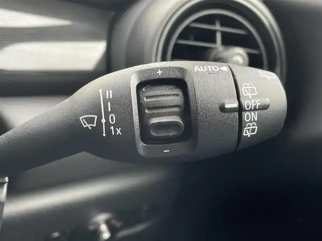 ＭＩＮＩ ミニ ジョンクーパーワークス 静岡県 2018(平30)年 4.7万km ペッパー・ホワイト インテリセーフティ衝突軽減ブレーキ/アクティブクルーズコントロール/ｈａｒｍａｎ／ｋａｒｄｏｎ/ヘッドアップディスプレイ/純正HDDナビBluetooth タッチパネルモニター/バックカメラ/社外インターフェース　フルセグTVチューナー/MINIドライビングMODE/アンビエントライト /シートヒーター /コンフォートアクセス/ドライブレコーダー/ミラー一体型DSRCETC