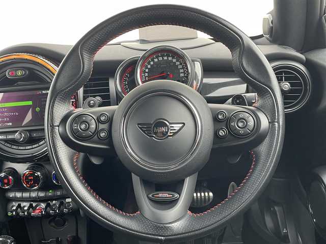 ＭＩＮＩ ミニ ジョンクーパーワークス 静岡県 2018(平30)年 4.7万km ペッパー・ホワイト インテリセーフティ衝突軽減ブレーキ/アクティブクルーズコントロール/ｈａｒｍａｎ／ｋａｒｄｏｎ/ヘッドアップディスプレイ/純正HDDナビBluetooth タッチパネルモニター/バックカメラ/社外インターフェース　フルセグTVチューナー/MINIドライビングMODE/アンビエントライト /シートヒーター /コンフォートアクセス/ドライブレコーダー/ミラー一体型DSRCETC