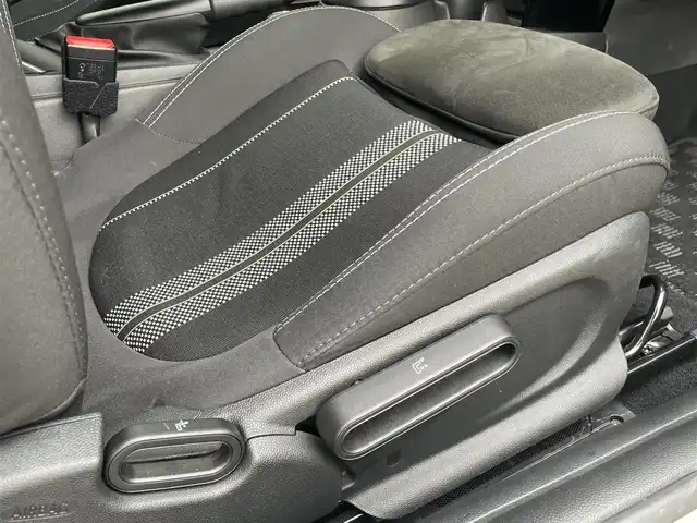 ＭＩＮＩ ミニ ジョンクーパーワークス 静岡県 2018(平30)年 4.7万km ペッパー・ホワイト インテリセーフティ衝突軽減ブレーキ/アクティブクルーズコントロール/ｈａｒｍａｎ／ｋａｒｄｏｎ/ヘッドアップディスプレイ/純正HDDナビBluetooth タッチパネルモニター/バックカメラ/社外インターフェース　フルセグTVチューナー/MINIドライビングMODE/アンビエントライト /シートヒーター /コンフォートアクセス/ドライブレコーダー/ミラー一体型DSRCETC