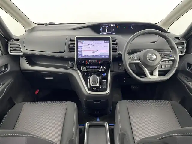 日産 セレナ e－パワー ハイウェイスター V 埼玉県 2018(平30)年 6.4万km ブリリアントホワイトパール アルパイン11インチナビ（BT/AM/FM/CD/DVD）/フルセグTV/プロパイロット/アラウンドビューモニター/レーダークルーズコントロール/衝突軽減システム/横滑り防止装置/レーンキープアシスト/盗難防止装置/前後コーナーセンサー/フリップダウンモニター/両側パワースライドドア/前後ドライブレコーダー/ETC/純正フロアマット/スマートキー