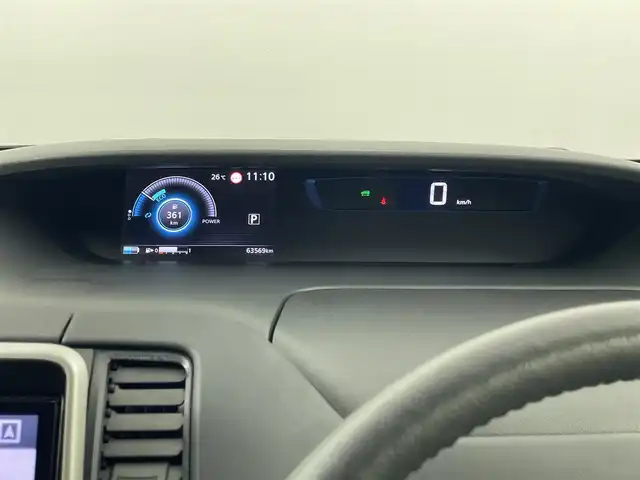 日産 セレナ e－パワー ハイウェイスター V 埼玉県 2018(平30)年 6.4万km ブリリアントホワイトパール アルパイン11インチナビ（BT/AM/FM/CD/DVD）/フルセグTV/プロパイロット/アラウンドビューモニター/レーダークルーズコントロール/衝突軽減システム/横滑り防止装置/レーンキープアシスト/盗難防止装置/前後コーナーセンサー/フリップダウンモニター/両側パワースライドドア/前後ドライブレコーダー/ETC/純正フロアマット/スマートキー