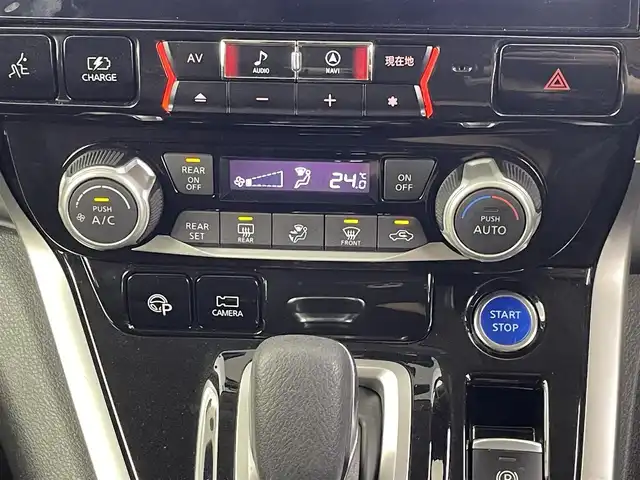 日産 セレナ e－パワー ハイウェイスター V 埼玉県 2018(平30)年 6.4万km ブリリアントホワイトパール アルパイン11インチナビ（BT/AM/FM/CD/DVD）/フルセグTV/プロパイロット/アラウンドビューモニター/レーダークルーズコントロール/衝突軽減システム/横滑り防止装置/レーンキープアシスト/盗難防止装置/前後コーナーセンサー/フリップダウンモニター/両側パワースライドドア/前後ドライブレコーダー/ETC/純正フロアマット/スマートキー