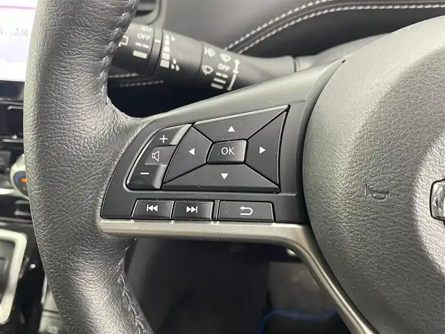 日産 セレナ e－パワー ハイウェイスター V 埼玉県 2018(平30)年 6.4万km ブリリアントホワイトパール アルパイン11インチナビ（BT/AM/FM/CD/DVD）/フルセグTV/プロパイロット/アラウンドビューモニター/レーダークルーズコントロール/衝突軽減システム/横滑り防止装置/レーンキープアシスト/盗難防止装置/前後コーナーセンサー/フリップダウンモニター/両側パワースライドドア/前後ドライブレコーダー/ETC/純正フロアマット/スマートキー