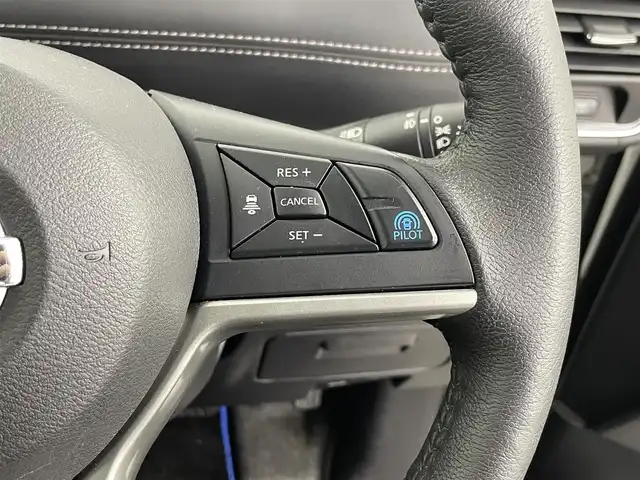 日産 セレナ e－パワー ハイウェイスター V 埼玉県 2018(平30)年 6.4万km ブリリアントホワイトパール アルパイン11インチナビ（BT/AM/FM/CD/DVD）/フルセグTV/プロパイロット/アラウンドビューモニター/レーダークルーズコントロール/衝突軽減システム/横滑り防止装置/レーンキープアシスト/盗難防止装置/前後コーナーセンサー/フリップダウンモニター/両側パワースライドドア/前後ドライブレコーダー/ETC/純正フロアマット/スマートキー