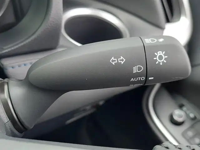 トヨタ ヴォクシー ハイブリッド S－Z 東京都 2025(令7)年 0.1万km未満 ホワイトパールクリスタルシャイン 登録済未使用車/快適利便パッケージHigh/純正10.5インチディスプレイオーディオ/CD/DVDデッキ/HDMIポート/バックカメラ/ビルトインETC2.0/両側パワースライドドア/パワーバックドア/プロジェクター式LEDヘッドライト/ハーフレザーシート/シートヒーター/ハンドルヒーター/AC100V/トヨタセーフティセンス