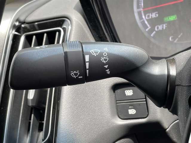 トヨタ クラウン ハイブリッド S Four 道央・札幌 2020(令2)年 9.2万km ダークブルーマイカ ・４WD/・寒冷地仕様/・衝突軽減ブレーキ/・純正メーカーナビ/　CD＆DVD＆USB＆AUX＆BT＆ラジオ/・フルセグテレビ（走行中視聴不可）/・オートライト/・オートマチックハイビーム/・オートエアコン/・バックカメラ/・シートヒーター/・パワーシート/・ワイパー熱線/・アイドリングストップ/・追従型クルーズコントロール/・プッシュスタート/・パドルシフト/・ステアリングスイッチ/・ETC2.0/・社外AW＆冬タイヤ積込/・純正フロアマット/・ウィンカーミラー/・ドアバイザー/・フォグライト