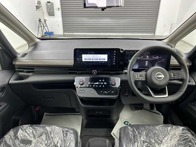 日産 セレナ e－パワー ハイウェイスター V 三重県 2025(令7)年 0.1千km プリズムホワイト 登録済未使用車/登録時走行距離 5km/12.3インチメーカーナビ/AM/FM/BT/HDMI/フルセグTV/USB/純正後席モニター/両側電動ドア/ハーフレザーシート/インテリジェントミラー/純正前後ドライブレコーダー/BSM/ビルトイン2.0ETC/プロパイロット/フォグライト/取説・保証書