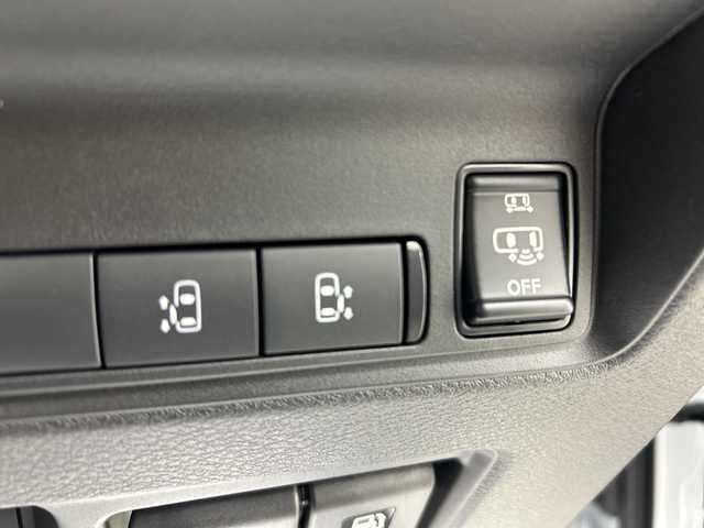 日産 セレナ e－パワー ハイウェイスター V 三重県 2025(令7)年 0.1千km プリズムホワイト 登録済未使用車/登録時走行距離 5km/12.3インチメーカーナビ/AM/FM/BT/HDMI/フルセグTV/USB/純正後席モニター/両側電動ドア/ハーフレザーシート/インテリジェントミラー/純正前後ドライブレコーダー/BSM/ビルトイン2.0ETC/プロパイロット/フォグライト/取説・保証書