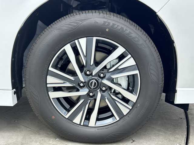 日産 セレナ e－パワー ハイウェイスター V 三重県 2025(令7)年 0.1千km プリズムホワイト 登録済未使用車/登録時走行距離 5km/12.3インチメーカーナビ/AM/FM/BT/HDMI/フルセグTV/USB/純正後席モニター/両側電動ドア/ハーフレザーシート/インテリジェントミラー/純正前後ドライブレコーダー/BSM/ビルトイン2.0ETC/プロパイロット/フォグライト/取説・保証書
