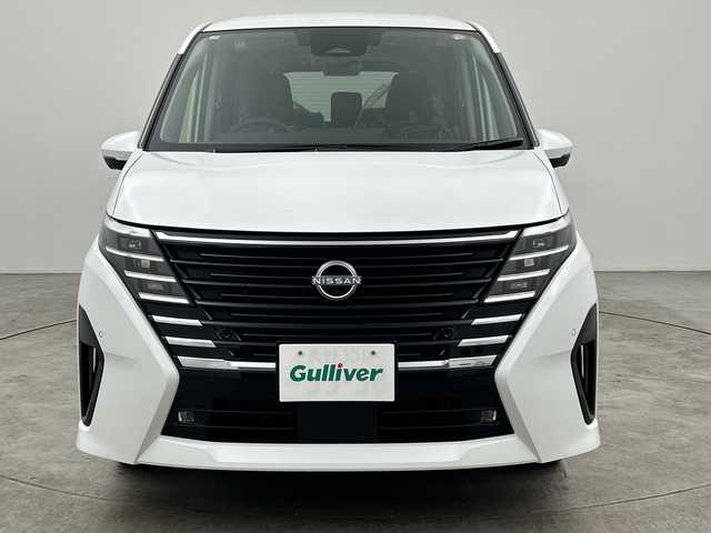 日産 セレナ e－パワー ハイウェイスター V 三重県 2025(令7)年 0.1千km プリズムホワイト 登録済未使用車/登録時走行距離 5km/12.3インチメーカーナビ/AM/FM/BT/HDMI/フルセグTV/USB/純正後席モニター/両側電動ドア/ハーフレザーシート/インテリジェントミラー/純正前後ドライブレコーダー/BSM/ビルトイン2.0ETC/プロパイロット/フォグライト/取説・保証書
