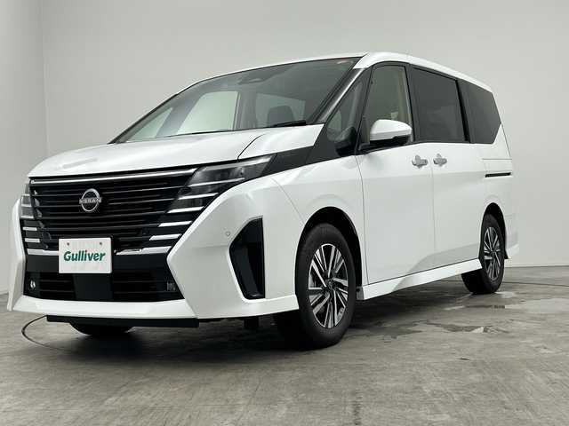 日産 セレナ e－パワー ハイウェイスター V 三重県 2025(令7)年 0.1千km プリズムホワイト 登録済未使用車/登録時走行距離 5km/12.3インチメーカーナビ/AM/FM/BT/HDMI/フルセグTV/USB/純正後席モニター/両側電動ドア/ハーフレザーシート/インテリジェントミラー/純正前後ドライブレコーダー/BSM/ビルトイン2.0ETC/プロパイロット/フォグライト/取説・保証書