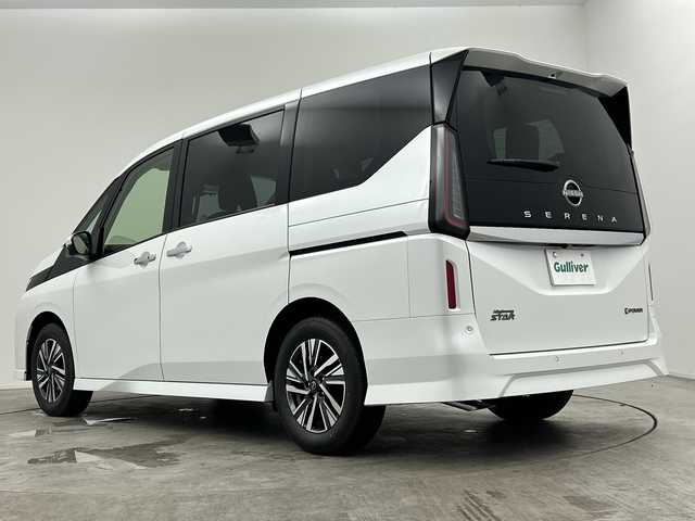 日産 セレナ e－パワー ハイウェイスター V 三重県 2025(令7)年 0.1千km プリズムホワイト 登録済未使用車/登録時走行距離 5km/12.3インチメーカーナビ/AM/FM/BT/HDMI/フルセグTV/USB/純正後席モニター/両側電動ドア/ハーフレザーシート/インテリジェントミラー/純正前後ドライブレコーダー/BSM/ビルトイン2.0ETC/プロパイロット/フォグライト/取説・保証書