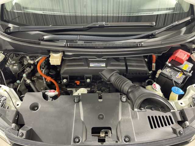 ホンダ ステップワゴン スパーダ eHEV G EXホンダS 神奈川県 2020(令2)年 6.8万km プラチナホワイトパール 純正10型メモリナビゲーション【VXM-207Wi】/フルセグ　CD　Bluetooth　HDMI　USB　SD　Applecarplay　/純正後席フリップダウンモニター/バックカメラ/両側電動スライドドア/ブラックスタイル/ホンダセンシング/アダブティブクルーズコントロール/CMBS衝突軽減ブレーキ/誤発進抑制機能/LKAS車線維持支援システム/標識認識機能/先行車発進お知らせ機能/歩行者事故低減ステアリング/路外逸脱抑制機能/アイドリングストップ/革巻きステアリング/合皮コンビレザーシート/前席シートヒーター/純正前方ドライブレコーダー/純正ビルトインETC/シートリフター/ECON/プッシュスタート/スマートキー/LEDヘッドライト/LEDフロントフォグランプ/オートライト/純正16インチアルミホイール/純正サイド/リアスポイラー/電動パーキングブレーキ/ブレーキオートホールド/電格ウインカーミラー/スペアキー