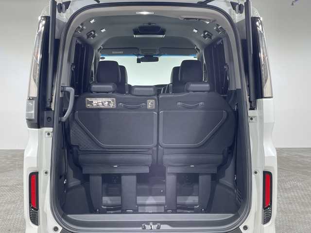 ホンダ ステップワゴン スパーダ eHEV G EXホンダS 神奈川県 2020(令2)年 6.8万km プラチナホワイトパール 純正10型メモリナビゲーション【VXM-207Wi】/フルセグ　CD　Bluetooth　HDMI　USB　SD　Applecarplay　/純正後席フリップダウンモニター/バックカメラ/両側電動スライドドア/ブラックスタイル/ホンダセンシング/アダブティブクルーズコントロール/CMBS衝突軽減ブレーキ/誤発進抑制機能/LKAS車線維持支援システム/標識認識機能/先行車発進お知らせ機能/歩行者事故低減ステアリング/路外逸脱抑制機能/アイドリングストップ/革巻きステアリング/合皮コンビレザーシート/前席シートヒーター/純正前方ドライブレコーダー/純正ビルトインETC/シートリフター/ECON/プッシュスタート/スマートキー/LEDヘッドライト/LEDフロントフォグランプ/オートライト/純正16インチアルミホイール/純正サイド/リアスポイラー/電動パーキングブレーキ/ブレーキオートホールド/電格ウインカーミラー/スペアキー