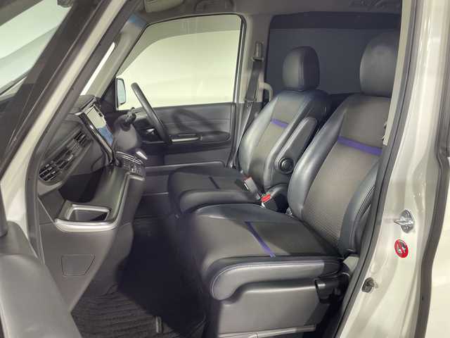 ホンダ ステップワゴン スパーダ eHEV G EXホンダS 神奈川県 2020(令2)年 6.8万km プラチナホワイトパール 純正10型メモリナビゲーション【VXM-207Wi】/フルセグ　CD　Bluetooth　HDMI　USB　SD　Applecarplay　/純正後席フリップダウンモニター/バックカメラ/両側電動スライドドア/ブラックスタイル/ホンダセンシング/アダブティブクルーズコントロール/CMBS衝突軽減ブレーキ/誤発進抑制機能/LKAS車線維持支援システム/標識認識機能/先行車発進お知らせ機能/歩行者事故低減ステアリング/路外逸脱抑制機能/アイドリングストップ/革巻きステアリング/合皮コンビレザーシート/前席シートヒーター/純正前方ドライブレコーダー/純正ビルトインETC/シートリフター/ECON/プッシュスタート/スマートキー/LEDヘッドライト/LEDフロントフォグランプ/オートライト/純正16インチアルミホイール/純正サイド/リアスポイラー/電動パーキングブレーキ/ブレーキオートホールド/電格ウインカーミラー/スペアキー