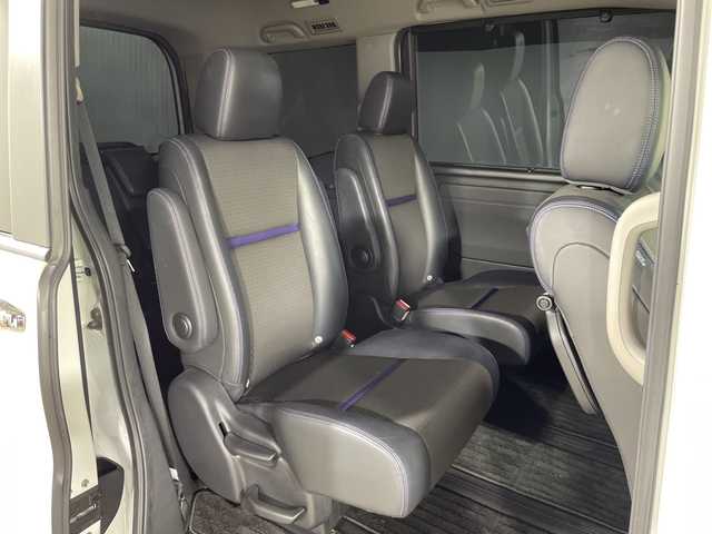 ホンダ ステップワゴン スパーダ eHEV G EXホンダS 神奈川県 2020(令2)年 6.8万km プラチナホワイトパール 純正10型メモリナビゲーション【VXM-207Wi】/フルセグ　CD　Bluetooth　HDMI　USB　SD　Applecarplay　/純正後席フリップダウンモニター/バックカメラ/両側電動スライドドア/ブラックスタイル/ホンダセンシング/アダブティブクルーズコントロール/CMBS衝突軽減ブレーキ/誤発進抑制機能/LKAS車線維持支援システム/標識認識機能/先行車発進お知らせ機能/歩行者事故低減ステアリング/路外逸脱抑制機能/アイドリングストップ/革巻きステアリング/合皮コンビレザーシート/前席シートヒーター/純正前方ドライブレコーダー/純正ビルトインETC/シートリフター/ECON/プッシュスタート/スマートキー/LEDヘッドライト/LEDフロントフォグランプ/オートライト/純正16インチアルミホイール/純正サイド/リアスポイラー/電動パーキングブレーキ/ブレーキオートホールド/電格ウインカーミラー/スペアキー