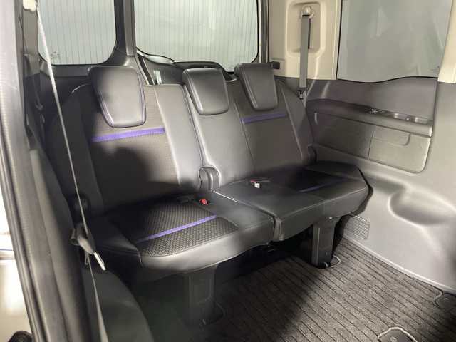 ホンダ ステップワゴン スパーダ eHEV G EXホンダS 神奈川県 2020(令2)年 6.8万km プラチナホワイトパール 純正10型メモリナビゲーション【VXM-207Wi】/フルセグ　CD　Bluetooth　HDMI　USB　SD　Applecarplay　/純正後席フリップダウンモニター/バックカメラ/両側電動スライドドア/ブラックスタイル/ホンダセンシング/アダブティブクルーズコントロール/CMBS衝突軽減ブレーキ/誤発進抑制機能/LKAS車線維持支援システム/標識認識機能/先行車発進お知らせ機能/歩行者事故低減ステアリング/路外逸脱抑制機能/アイドリングストップ/革巻きステアリング/合皮コンビレザーシート/前席シートヒーター/純正前方ドライブレコーダー/純正ビルトインETC/シートリフター/ECON/プッシュスタート/スマートキー/LEDヘッドライト/LEDフロントフォグランプ/オートライト/純正16インチアルミホイール/純正サイド/リアスポイラー/電動パーキングブレーキ/ブレーキオートホールド/電格ウインカーミラー/スペアキー