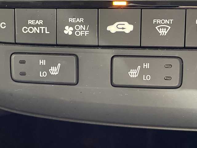 ホンダ ステップワゴン スパーダ eHEV G EXホンダS 神奈川県 2020(令2)年 6.8万km プラチナホワイトパール 純正10型メモリナビゲーション【VXM-207Wi】/フルセグ　CD　Bluetooth　HDMI　USB　SD　Applecarplay　/純正後席フリップダウンモニター/バックカメラ/両側電動スライドドア/ブラックスタイル/ホンダセンシング/アダブティブクルーズコントロール/CMBS衝突軽減ブレーキ/誤発進抑制機能/LKAS車線維持支援システム/標識認識機能/先行車発進お知らせ機能/歩行者事故低減ステアリング/路外逸脱抑制機能/アイドリングストップ/革巻きステアリング/合皮コンビレザーシート/前席シートヒーター/純正前方ドライブレコーダー/純正ビルトインETC/シートリフター/ECON/プッシュスタート/スマートキー/LEDヘッドライト/LEDフロントフォグランプ/オートライト/純正16インチアルミホイール/純正サイド/リアスポイラー/電動パーキングブレーキ/ブレーキオートホールド/電格ウインカーミラー/スペアキー