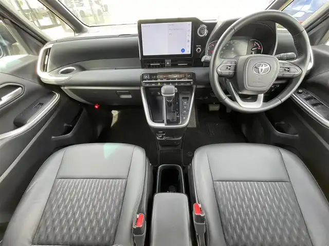 トヨタ ノア S－Z 大阪府 2022(令4)年 1.1万km アティチュードブラックマイカ 純正１０．５インチナビ　/ＥＴＣ２．０　/ドライブレコーダー（前後）　/両側パワースライドドア　/シートヒーター　/純正１７インチアルミホイール　/ＬＥＤヘッドランプ　/フルセグＴＶ　/クルーズコントロール/ユニバーサルステップ