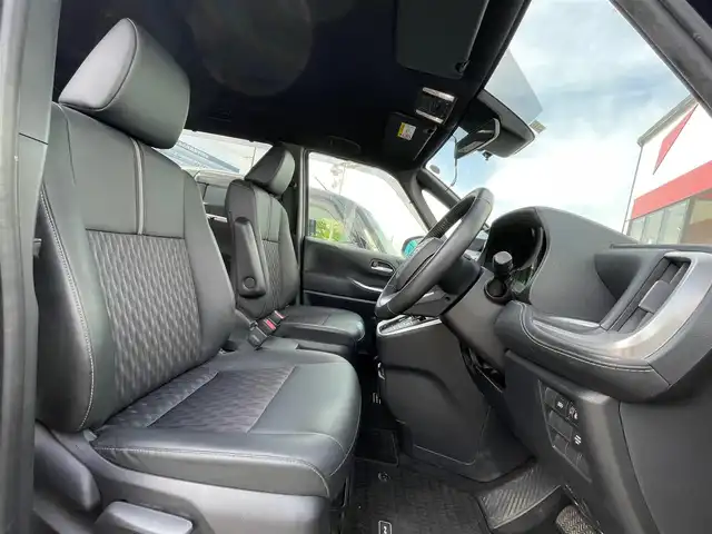 トヨタ ノア S－Z 大阪府 2022(令4)年 1.1万km アティチュードブラックマイカ 純正１０．５インチナビ　/ＥＴＣ２．０　/ドライブレコーダー（前後）　/両側パワースライドドア　/シートヒーター　/純正１７インチアルミホイール　/ＬＥＤヘッドランプ　/フルセグＴＶ　/クルーズコントロール/ユニバーサルステップ